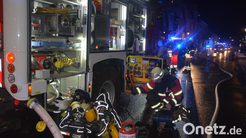 Rund 40 Feuerwehrleute waren im Einsatz. Bild: jr