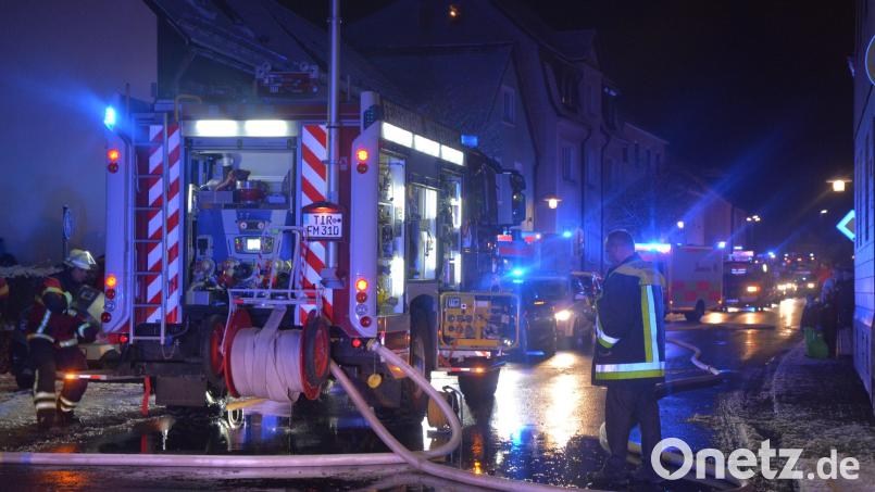 Wegen eines Zimmerbrands im angrenzenden Mühlgrabenweg war die Dr.-Karl-Stingl-Straße (Bild) in und aus Richtung Innenstadt während des Einsatzes komplett gesperrt. Bild: jr