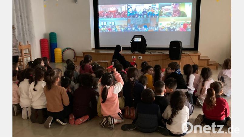 In einer Liveübertragung waren die Kinder aus Jerusalem zu Gast im Katholischen Kinderhaus in Tirschenreuth. Bild: Katholisches Kinderhaus/exb