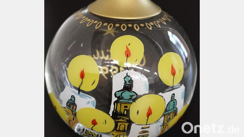 Alle Waren, darunter auch exklusive, von der Künstlerin Wilhelmine Müller gestaltete und von Rosenthal produzierte Weihnachtskugeln, haben einen engen Bezug zu Amberg, heißt es. Bild:  Simon Wiesner/exb