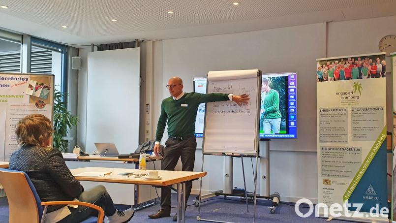 Seminar zum Thema Wohnberatung für die Ehrenamtlichen der Freiwilligenagentur - Impressionen aus dem Seminar mit Referent Jürgen Griesbeck. Bild: Elisabeth Triller/exb