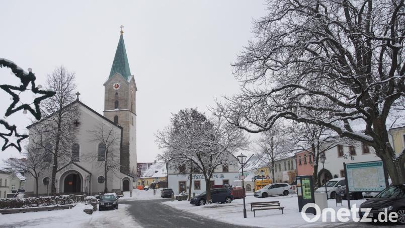 Der Marktplatz ist das „Herz“ von Bärnau. Und hier forderte Anna Schwamberger mehr Attraktivität. Bild: ws