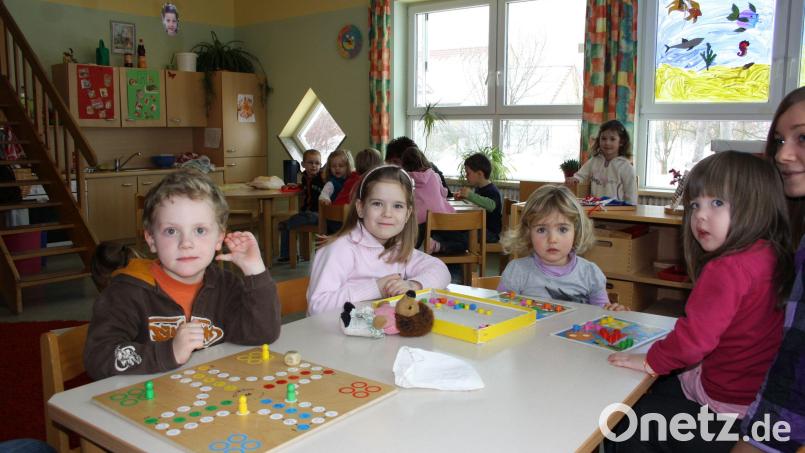 In Schwarzenfeld gibt es drei Kindertagesstätten, eine vierte ist in Planung. Sie kommt an die Naabstraße und wird, neben der Villa Kunterbunt (Bild) die zweite Kita in der Trägerschaft des Marktes. Die beiden anderen werden kirchlich geleitet. Archivbild: td