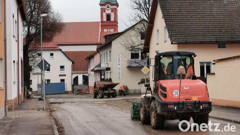 Die Brennerstraße wurde von Baumateralien befreit, gereinigt und der vordere Bereich grob asphaltiert. Bild: gz