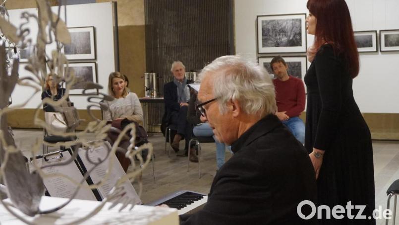 Mezzosopransängerin Kristina Kubová und Daniel Dobiáš aus Prag am Klavier begleiteten den Abend musikalisch. Bild: eib