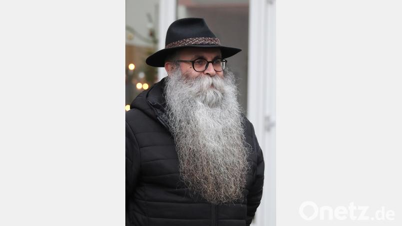 Willi Preuß, der Ehrenpräsident des Ostbayerischen Bart- und Schnauzerclubs, hat die Spendeninitiative zusammen mit seiner Frau Lisa ins Leben gerufen. Wer sich an der Aktion beteiligen will, bekommt weitere Informationen per E-Mail: <a href=