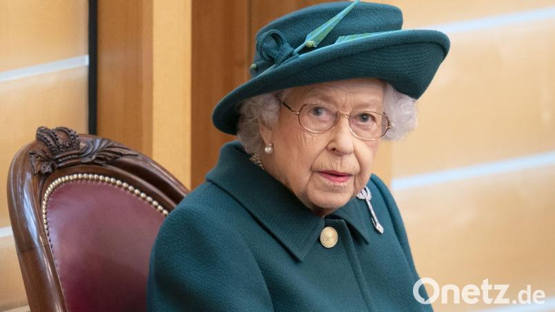 Königin Elizabeth II. von Großbritannien braucht Hilfe bei der Gartenarbeit. Archivbild: Jane Barlow