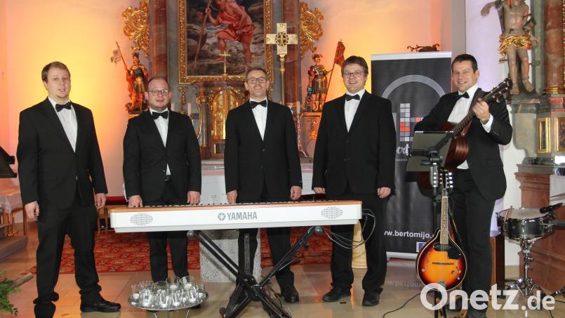 Johannes Haider, Josef Miethaner, Joachim Scheibl, Thomas Haider und Michael Haider (von links) haben das Konzert in der Pfarrkirche aufgenommen. Bild: pi