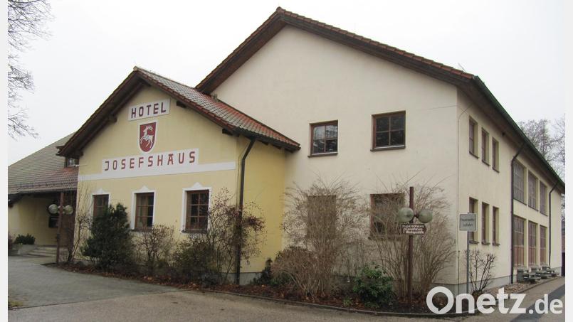 Seit Jahren steht das Hirschauer Josefshaus leer. Aufgrund seiner Lage im neuen Sanierungsgebiet West dürfte das Gebäude für Investoren attraktiver werden. Bild: fg