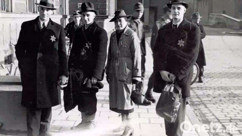 Sie wussten nicht, was sie im April 1942 erwartete: eine jüdische Familie aus Weiden vor der Deportation in den Osten. Bild: Stadtarchiv Weiden