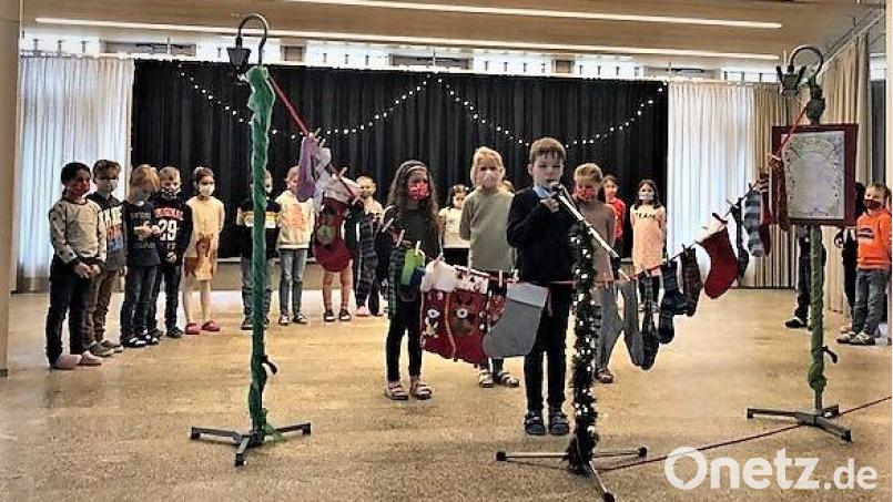 Die Klasse 2a hat sich dem Thema &quot;Wunschzettel&quot; zur Aufführung gewidmet. Bild: Grundschule ubb