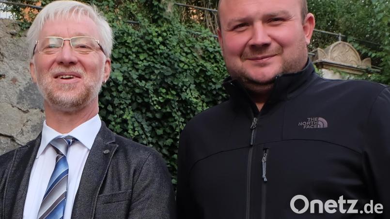 Pfarrer Wilfried Römischer mit Mesner Wolfgang Bock (rechts). Bild: le
