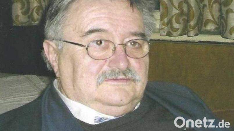 Sibyllenbad-Werkleiter Reinhardt Gleißner im Jahre 2005 bei der Feier eines Geburtstags, den ein Mitglied des legendären "Schattenkabinetts" feierte. Archivbild: fsc