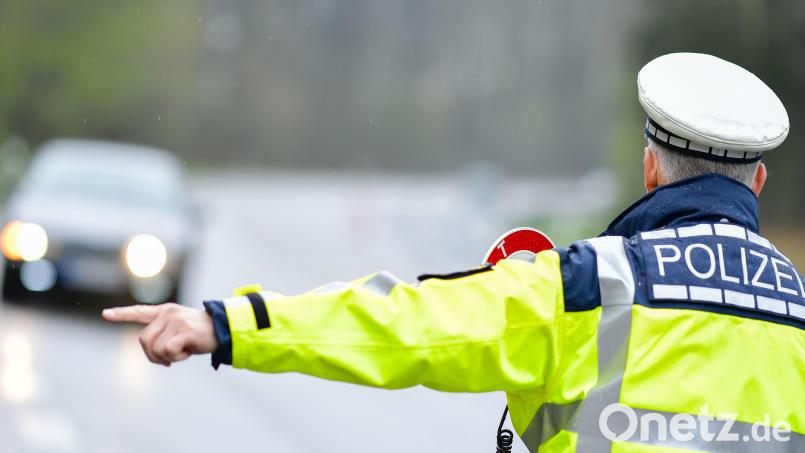 Auch im November sind Autofahrer bei der Verkehrspolizei Weiden unrühmlich aufgefallen. Bild: Uwe Anspach/dpa