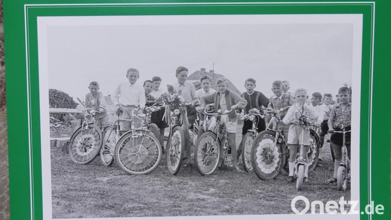 Die Suche kann beginnen: Wer sind die abgebildeten Jugendlichen, die vor 70 Jahren das "Altenberger Licht" abholten? Bild: rn