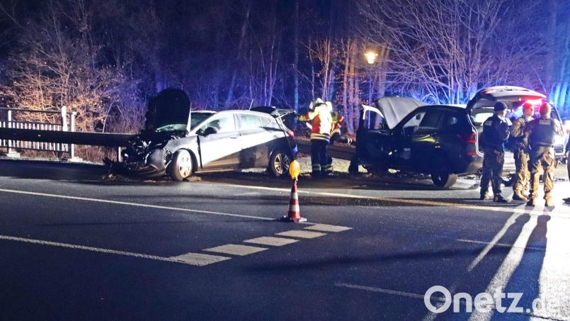 Die Kreuzung bei Pechhof musste halbseitig gesperrt werden. Bild: jma
