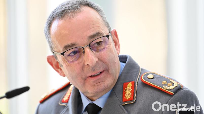 Generalmajor Carsten Breuer, Leiter des Corona-Krisenstabs im Bundeskanzleramt, gibt eine Pressekonferenz zur Entwicklung der Corona-Lage in Bayern. Bild: Tobias Hase/dpa