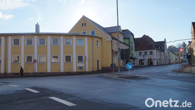 Durch den Umbau des Jobplatzes befürchten die hier angesiedelten Geschäfte und Betriebe weitere Umsatzeinbußen. Die Stadt will die schwierige Zeit durch ein unternehmerfreundliches Baustellenmanagement abfedern. Bild: wel