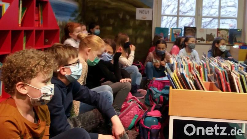 Mähringer Grundschüler besuchten die Stadtbücherei. Bild: Grundschule Mähring/exb