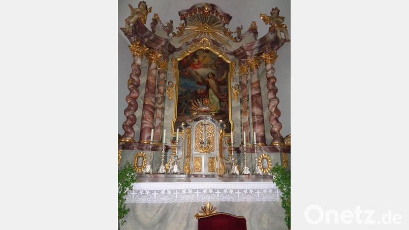 Das Altarbild in Muschenried zeigt den heiligen Stephanus. Bild: amö