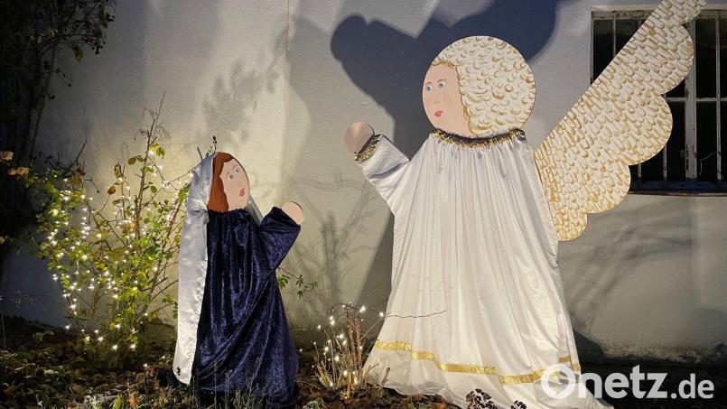 Die erste Station an der Kreuzung Amberger Straße/Dietersberger Straße zeigt die Szene von der Ankündigung der Geburt Jesu durch den Engel Gabriel an Maria. Bild: Heimat- und Kulturverein Ammerthal/exb