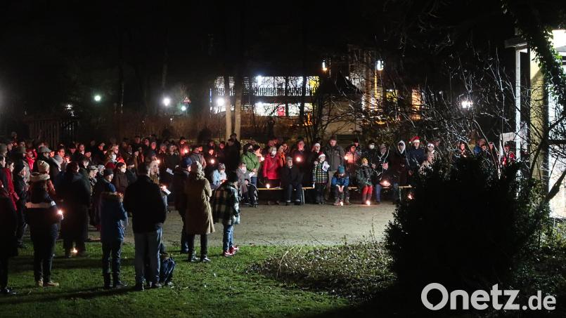 Die evangelische Pfarrei St. Michael hielt eine der Christvespern am Heiligen Abend erstmals im Max-Reger-Park. Bild: Kunz