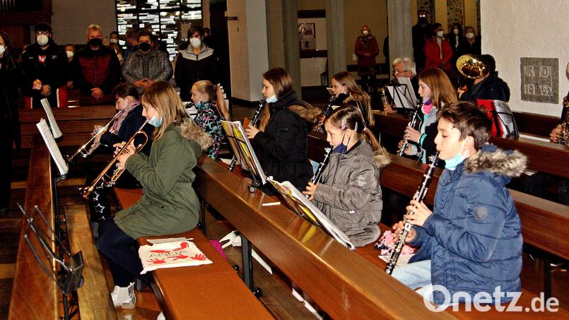Die junge Bläsergruppe gestaltete die beiden Kindermetten in der Auferstehungskirche am Freitagnachmittag. Bild: zer