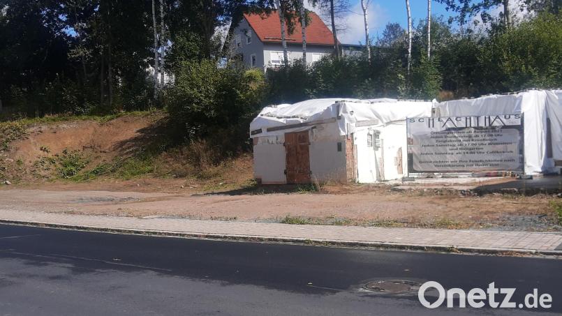 Das muss nun angepackt werden. Der Rest des ehemaligen Gasthauses &quot;Goldener Hirsch&quot; wird verschwinden. Parkplätze sollen hier entstehen und ein 24-Stunden-Markt ist angedacht. Archivbild: ld