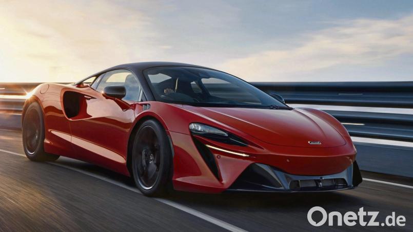 Sportler mit Stöpsel: Der McLaren Artura geht als Plug-in-Hybrid auf die Straße. Bild: McLaren/dpa