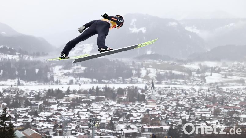 Karl Geiger aus Deutschland zählt zu den Favoriten. Bild: Daniel Karmann/dpa