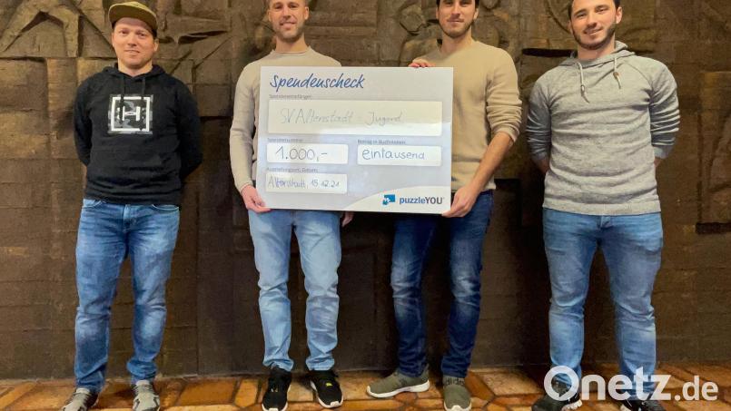 Auch die Jugend des SV Altenstadt freute sich über eine Spende von "puzzleYou". Bild: adj
