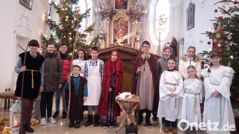 Der Pfarrgemeinderat der Pfarrei St. Erhard übte mit 13 Buben und Mädchen ein eindrucksvolles Krippenspiel ein. Bild: Katja Gieler/exb