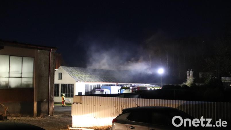 Insgesamt 130 Einsatzkräfte der Feuerwehr, der Polizei und des Technischen Hilfswerks waren vor Ort. Bild: jma