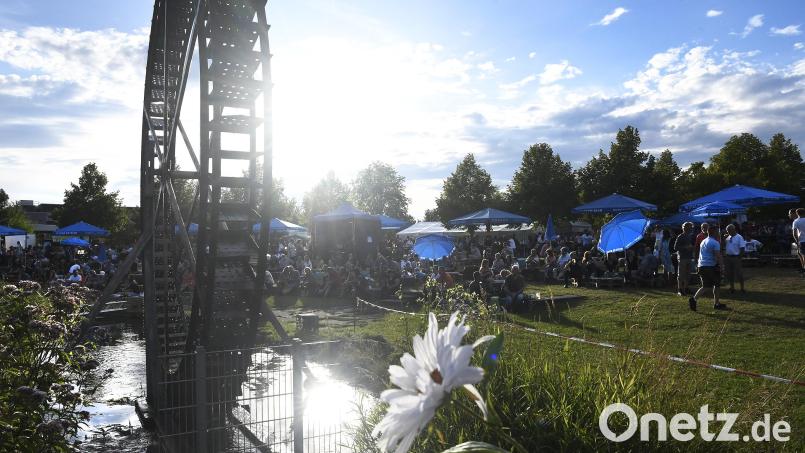2021 war &quot;Sommer in der Stadt&quot; : Ein Festival mit viel Musik und guter Laune auf dem LGS-Gelände. Bild: Petra Hartl