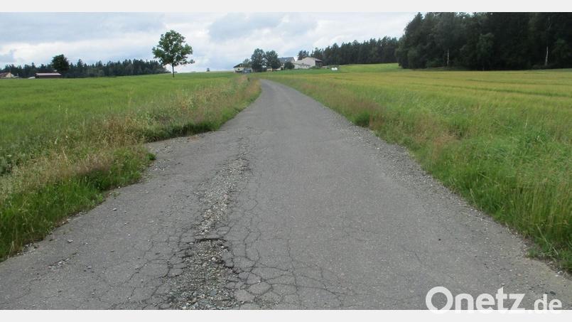 Durch einen Investitionszuschuss über die Stabilisierungshilfe 2020 sollen im Jahr 2022 drei Hofzufahrten im Außenbereich erneuert werden. Archivbild: Gemeinde Pullenreuth