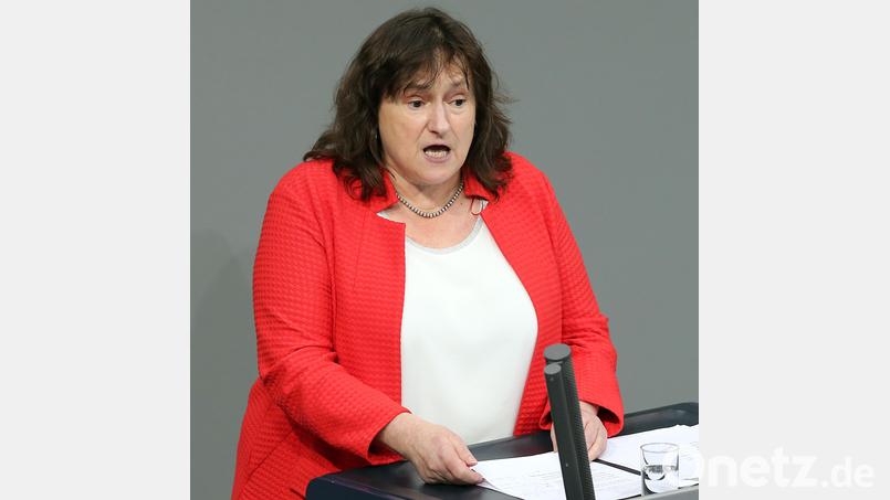 Marianne Schieder, hier bei einer Rede im Deutschen Bundestag, betreut als Abgeordnete weiterhin auch den Raum Amberg-Sulzbach mit. Bild: Wolfgang Kumm/dpa