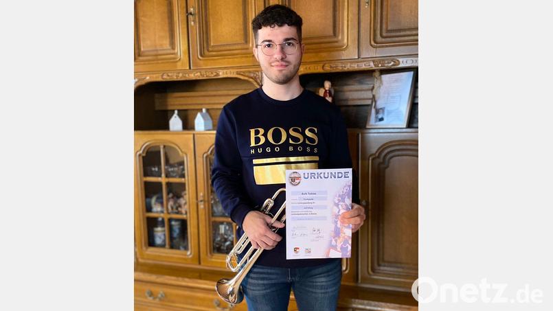 Tobias Balk mit Bronze-Abzeichen. Bild: nia