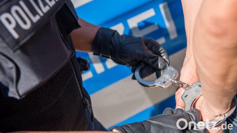 Die Bundespolizei hat am Dienstagabend einen 57-Jährigen in Waldsassen festgenommen. Symbolbild: Bundespolizei/exb