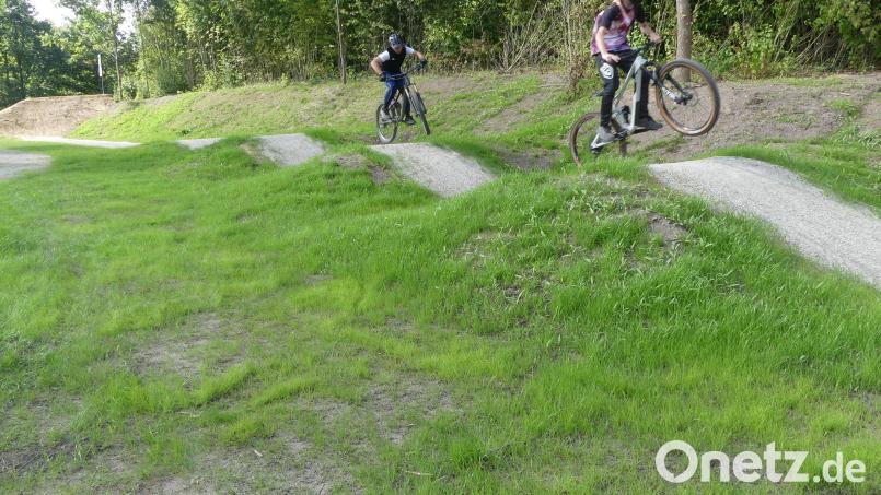 Die Hügellandschaft der Anlage bietet die Möglichkeit zu variantenreichem Fahren. Bild: rn