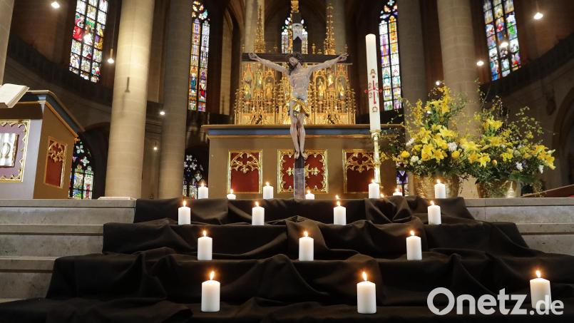 Im April wurde in der Amberger Basilika St. Martin den Opfern der Corona-Pandemie gedacht - nun ist ein weiterer Todesfall hinzugekommen. 43 Menschen sind in Amberg bereits in Zusammenhang mit Covid-19 gestorben. Archivbild: Wolfgang Steinbacher