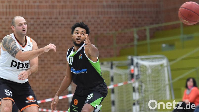 Vlady Krysl führte die Regio-Basketballer der DJK Neustadt zuletzt gegen Baunach zum umkämpften Sieg. Gegen den hochfavorisierten Tabellenführer Bayreuth wird am Sonntag ein ähnlicher Kraftakt nötig sein. Bild: A. Schwarzmeier