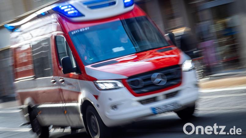 Eine Gruppe Jugendlicher soll in Regensburg einen Mann krankenhausreif geschlagen haben. Symbolbild: Jens Büttner
