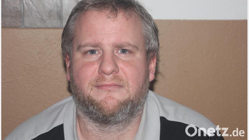 EHC-Vorsitzender Joachim Firneis ist erleichtert, dass der Verein mehrere Spiele im Weidener Eisstadion bestreiten kann. Bild: kro