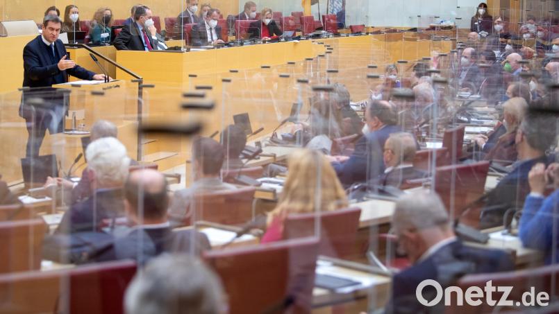 Ein aufgeblähter Landtag. Aktuell sind 205 Abgeordnete drin, obwohl die bayerische Verfassung nur 180 vorsieht. Archivbild: Sven Hoppe/dpa
