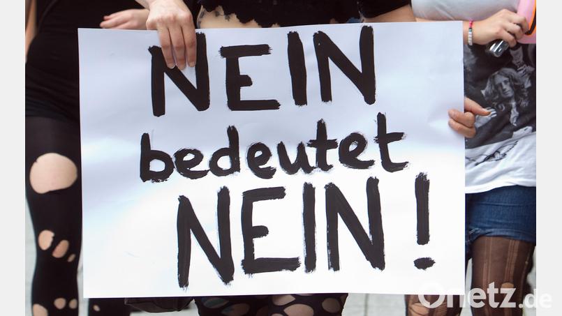Die Pädagogin Marianna Neugirg betont im Interview, dass es wichtig ist, zu verstehen: &quot;Nein heißt nein.&quot; Symbolbild: Frank Eppler/dpa