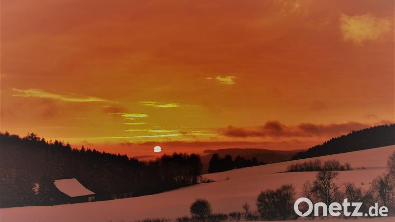 Der Sonnenuntergang ließ den Himmel in allen rötlichen Farben erstrahlen. Bild: gz