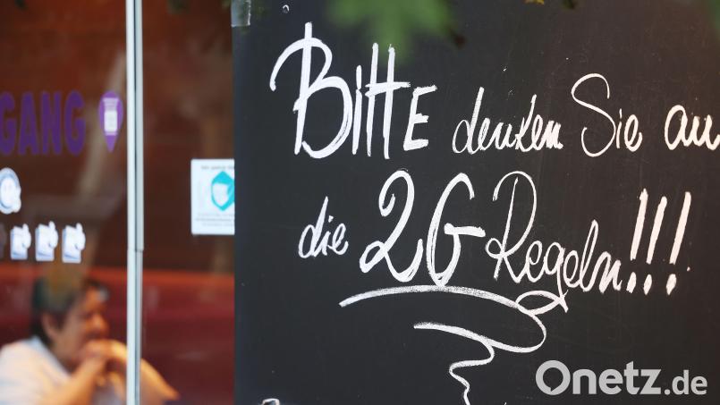 Bayern bleibt zunächst in der Gastronomie bei der 2G-Regel. Symbolbild: Oliver Berg/dpa