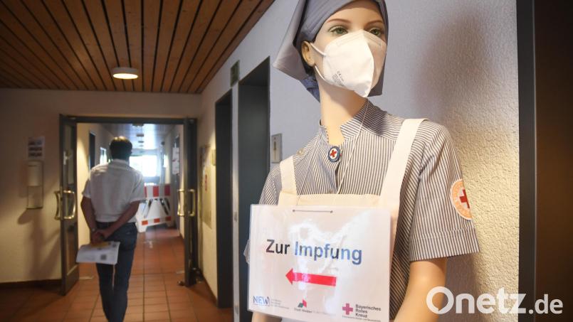 In den Impfzentren in Weiden und im Kreis Neustadt ist für die Zweitimpfung kein Termin mehr nötig. Archivbild: Gabi Schönberger
