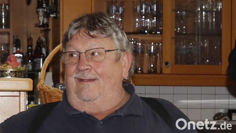Hans-Hermann Puff vor der Theke in Hermanns Sportpark, seiner letzten gastronomischen Station in Sulzbach-Rosenberg. Archivbild: mfh