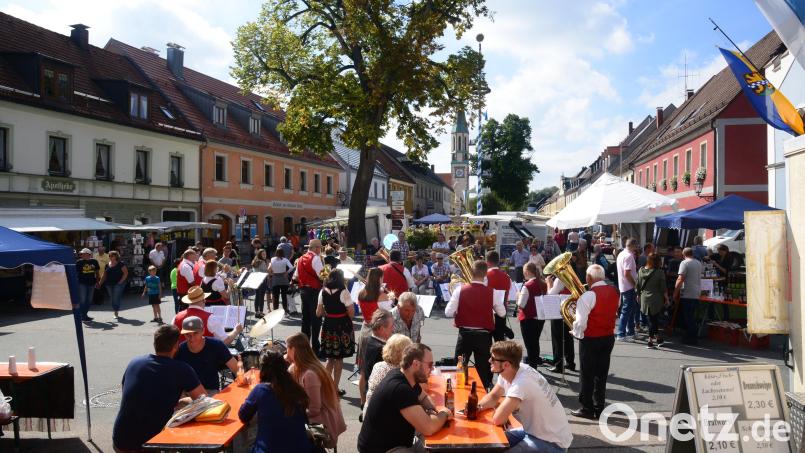 Im September 2019 fand das letzte Kreuzbergfest statt. Dazu gehörte bisher auch ein mittägliches Standkonzert der Stadtkapelle Pleystein. Archivbild: bey